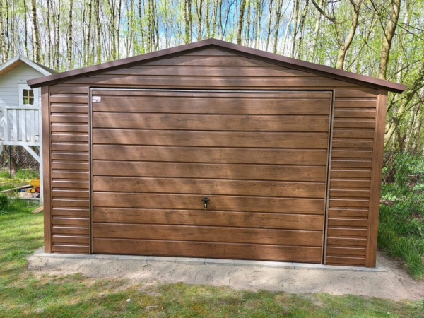 Premium plechová garáž 4×6 m – Zlatý Dub, sedlová strecha, zosilnená konštrukcia 3