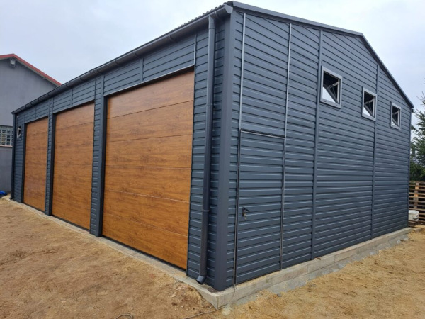 🤩 Prémiová garáž s tromi sekčnými bránami – Rozmery 12x8 m 1