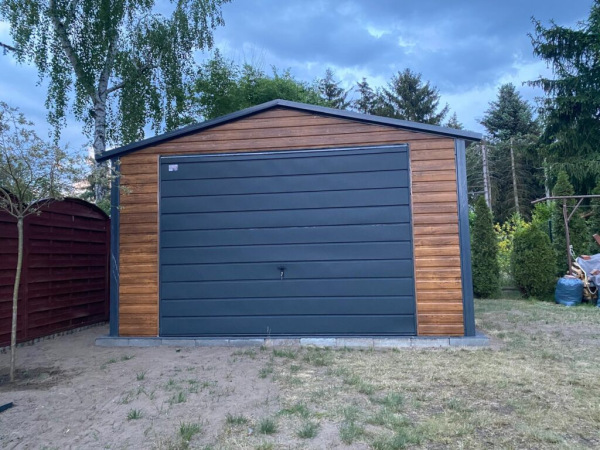 🏠 Plechová garáž 4×5 m – sedlová strecha | Zlatý dub + Antracit 2