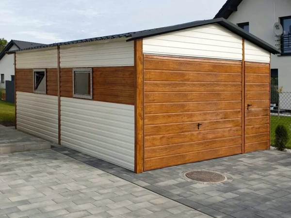 Plechová garáž 4×6 m – biela + zlatý dub, sedlová strecha, automatická brána 1