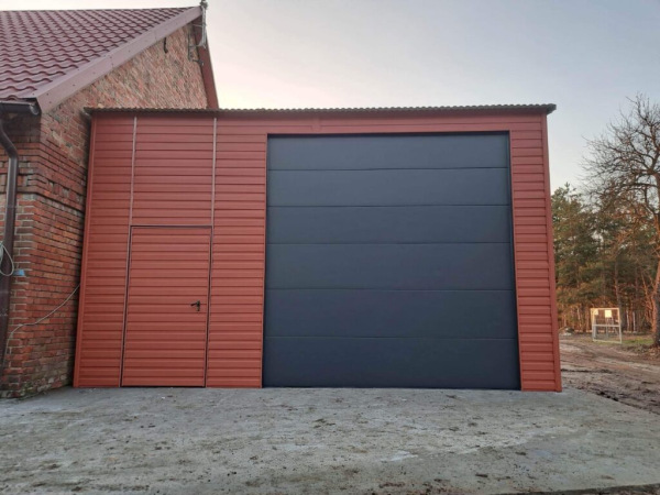 PROFESIONÁLNY HANGÁR / DIELŇA / SKLAD Rozmer 6 × 8,5 m 2