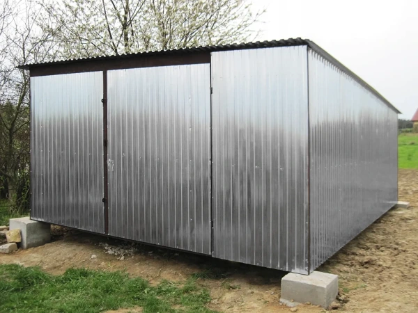 Plechová garáž 4×5 m – pozinkovaná, dvojkrídlová brána, pultová strecha 1
